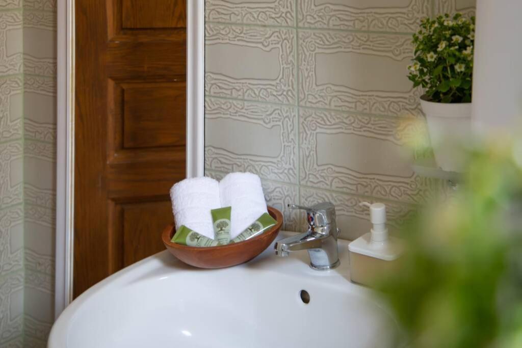 Seaview Stylish Flat In Andros - Walk To Beach ภายนอก รูปภาพ