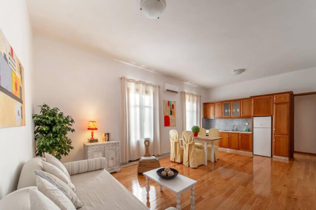 Seaview Stylish Flat In Andros - Walk To Beach ภายนอก รูปภาพ